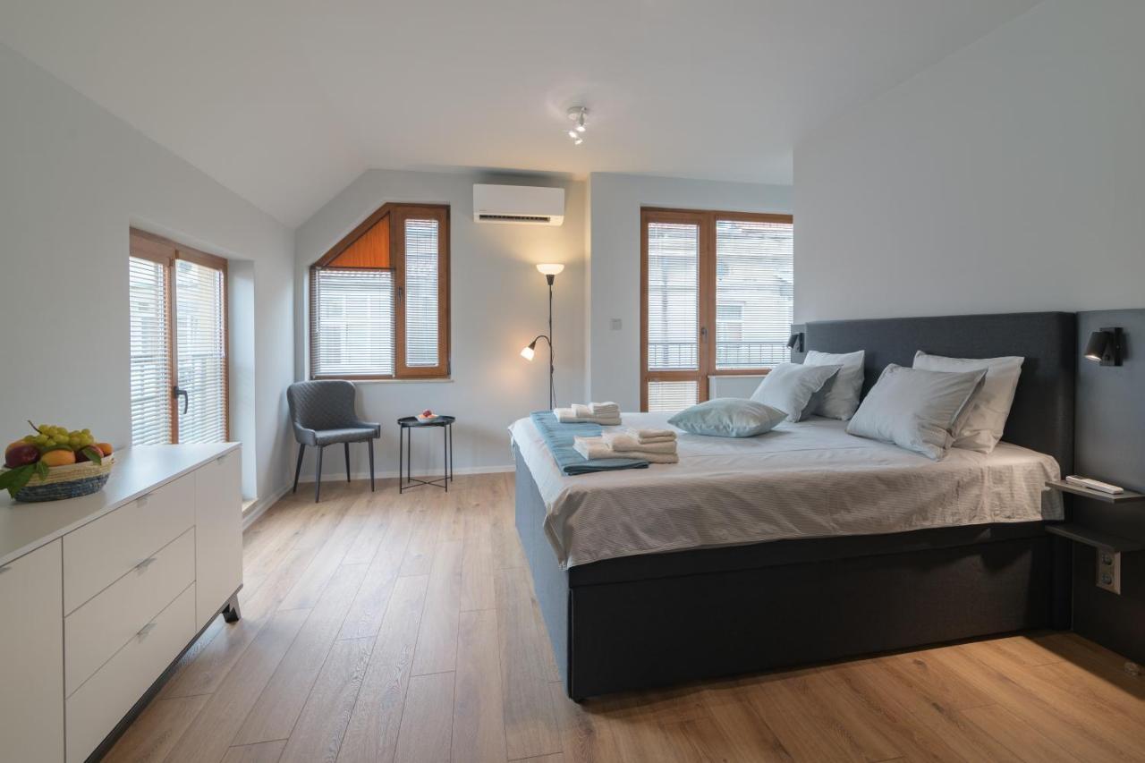 Magdalena Apartment - Two Bathrooms, Perfect City Center Varna Exteriör bild